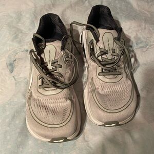 Size:8.5 Altra Ego shoes.  Like new.